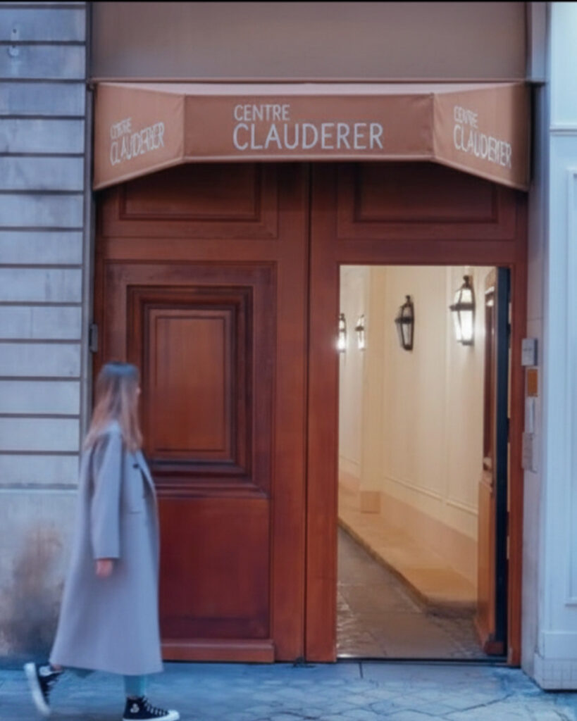 Auvent du Centre Clauderer au 346 Rue Saint-Honoré