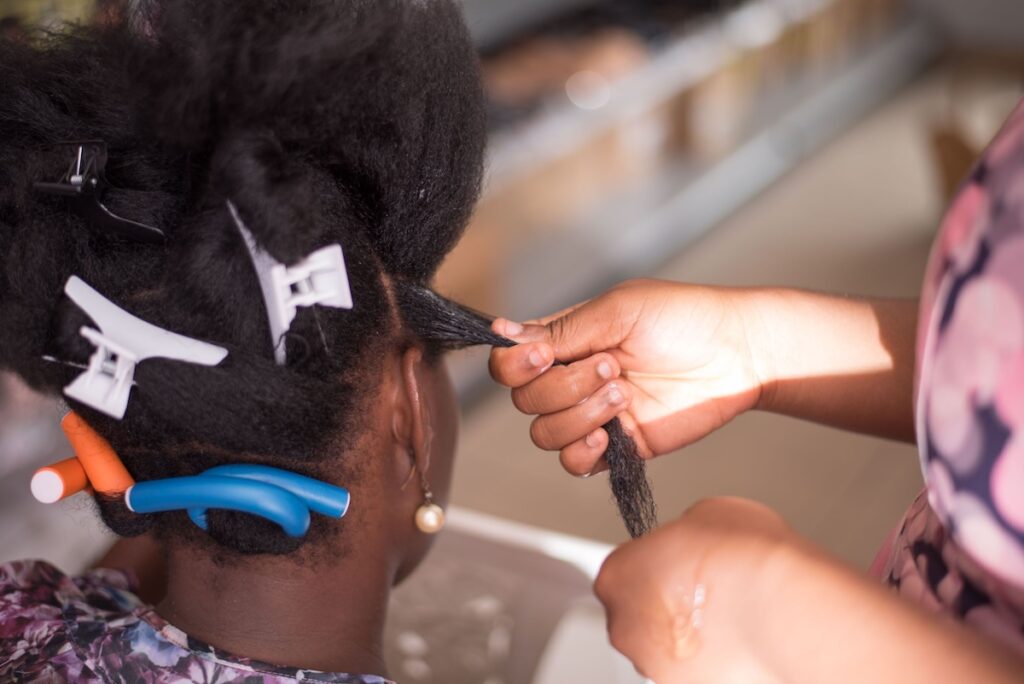 Cheveux afros : 10 conseils pour une routine capillaire efficace 8
