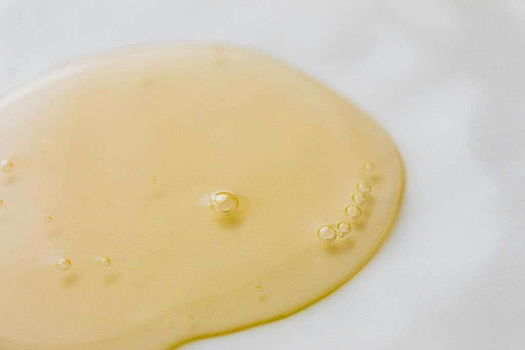 Vegetable oils vs essential oils: which are really good for your hair? 3